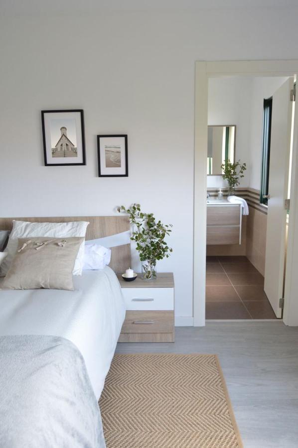 Os Faros Pisos Turisticos Apartment Arou Exterior photo